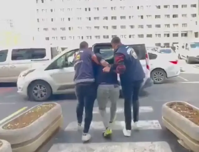 Komedyen Egemen Şimşek, 'dini değerlere hakaret' ettiği gerekçesiyle tutuklandı