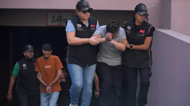 İzmir'de polis merkezine yönelik saldırı: Saldırgan ile babası tutuklandı, 7 kişi için karar bekleniyor
