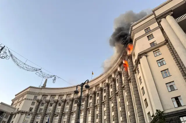 Rusya ilk kez Kiev'de hükümet binasını vurdu