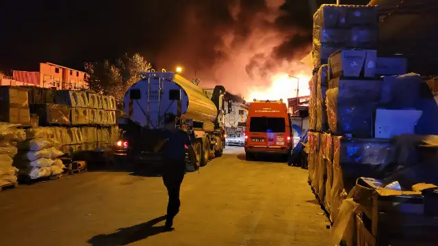 Samsun'da kereste fabrikasında yangın