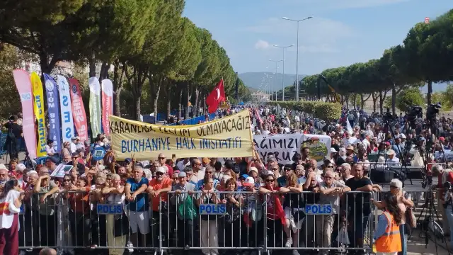 "Toprağımızı vermiyoruz" mitingi: Topraklarımızı, ağaçlarımızı, insanlarımızı, hepsini katlediyorlar