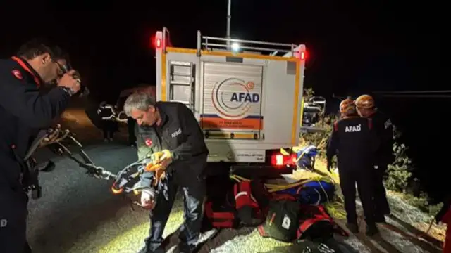 Sivas'ta uçuruma yuvarlanan otomobildeki 4 kişi öldü