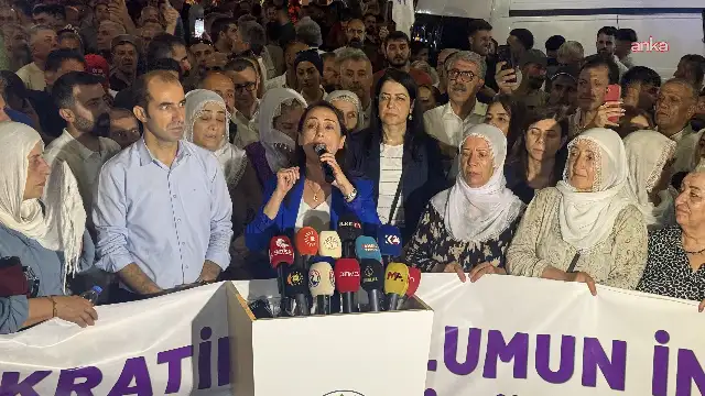 Diyarbakır’da 1 Eylül Dünya Barış Günü yürüyüşü | Hatimoğulları: Barış da demokrasi de bize altın tepsiyle sunulmayacak