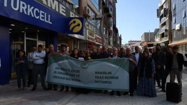 'Anadilde vaaz ve hutbe istiyoruz'