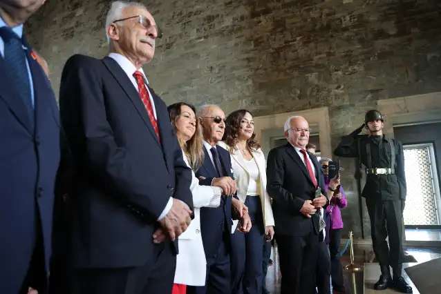 CHP Manisa İl Başkanı Özalper 81 il Başkanı ile Anıtkabir’de