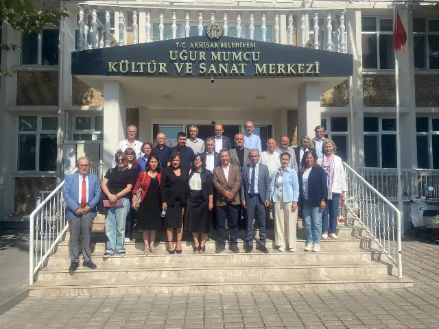 Manisa Kent Konseyleri Büyükşehir Başkanı Dutlulu’nun evi Akhisar’da toplandı