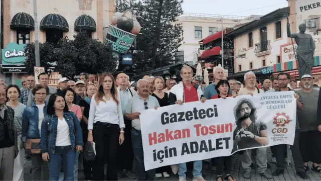 Antalya’da gazeteci Hakan Tosun’un öldürülmesi protesto edildi
