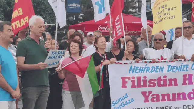 Antalya’da İsrail’in Sumud Filosu'na saldırısı protesto edildi