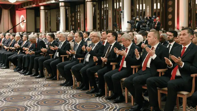 29 Ekim resepsiyonu: Bahçeli katılmadı; Davutoğlu ve Babacan ilk kez Külliye'de