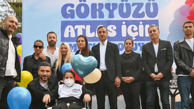 Lösemiyi iki kez yenen Atlas için duygu dolu kutlama: Gökyüzüne umut balonları bırakıldı