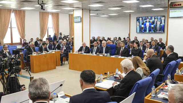 Bütçe görüşmeleri gerginlik: Kurtulmuş salonu terk etti