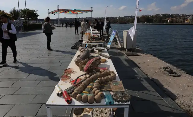 Denizden çıkan atıklar Marmara Forum’da sergilendi