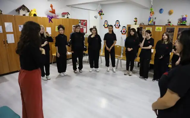 Bursa'da lise öğrencilerine kadına yönelik şiddet eğitimi