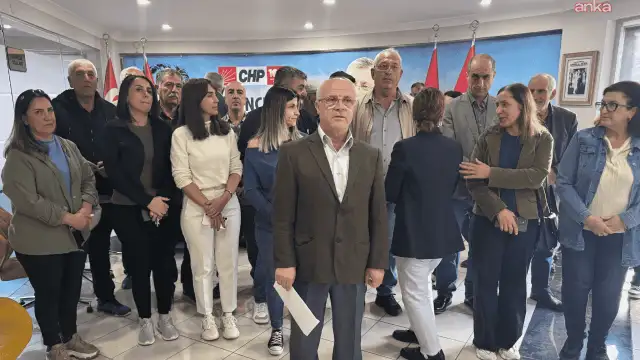 Tunceli’de CHP yönetimi kendilerini parti binasına kilitledi