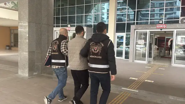 Edirne'de imam kıyafetiyle etkinliğe katılan kişi adliyeye sevk edildi