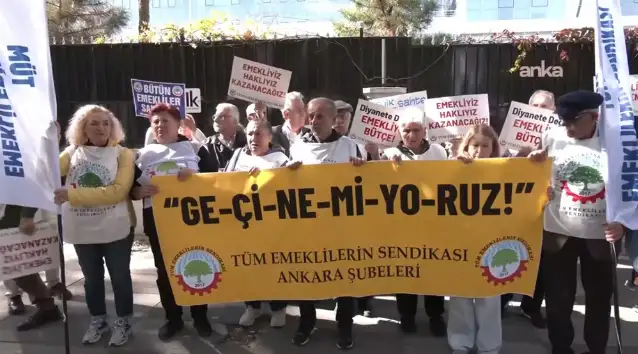Emekliler TÜİK önünde seslendi; SGK Başkanı liyakatsızdır, insafsızdır, derhal görevden alınmalıdır