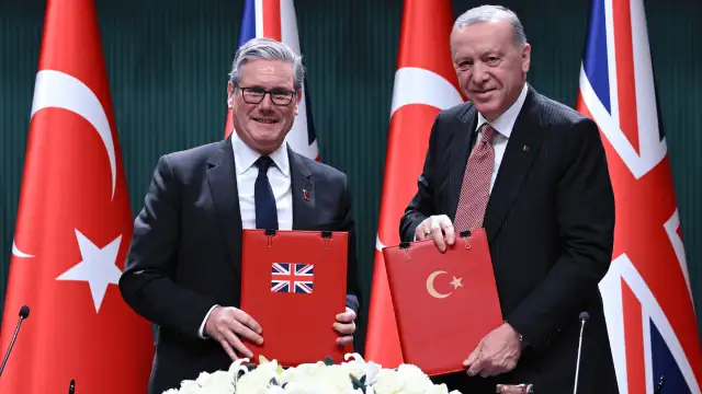 Türkiye ve İngiltere Eurofighter Typhoon İşbirliği Anlaşması imzaladı