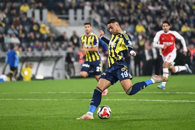 Fenerbahçe, Süper Lig'de Fatih Karagümrük'ü 2-1 mağlup etti