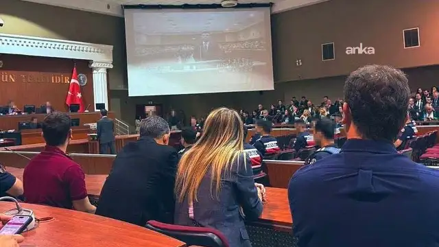 İmamoğlu: Türkiye'nin en absürt davasıyla karşı karşıyayız