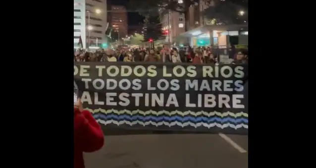 İsrail'in Küresel Sumud Filosu'na düzenlediği saldırı Arjantin ve Kolombiya'da protesto edildi