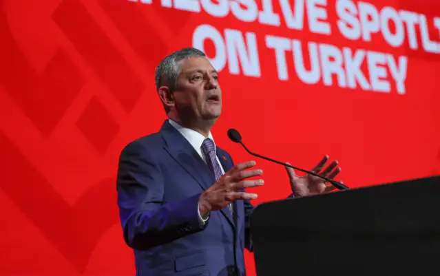 Özgür Özel, PES kongresinde konuştu: Türkiye’deki seçimler otokrasi mi, demokrasi mi referandumu olacak
