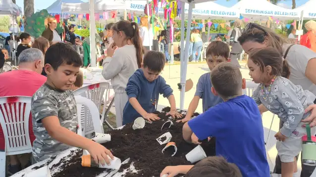 Seferihisar'da "Ormanın Çağrısı" çocuk festivalle yankılandı