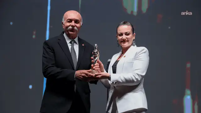 62. Altın Portakal'da Settar Tanrıöğen ve Serap Aksoy Onur Ödülü aldı