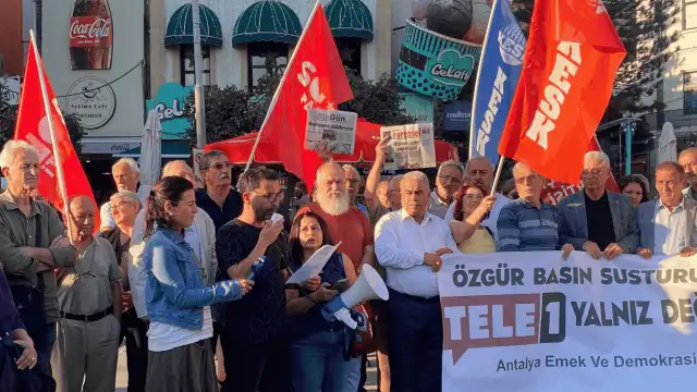 Antalya’da Tele1’e kayyum ataması protesto edildi: Özgür basın susmadı, susmayacak