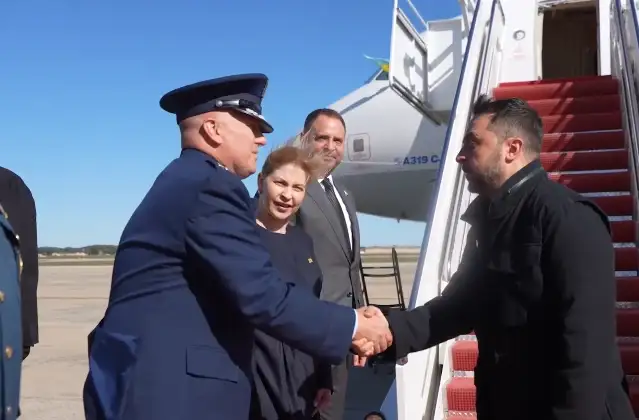Ukrayna Devlet Başkanı Zelenskiy ek hava savunma sistemleri için Washington'da
