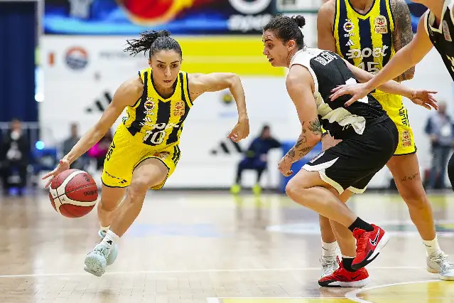 Fenerbahçe Opet, Beşiktaş BOA'yı farklı geçti