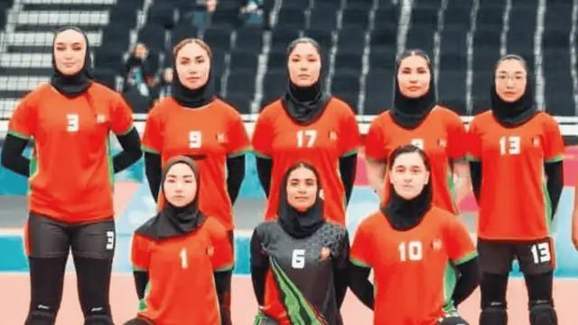 Afganistanlı voleybolcular: Kadınların gücünden korkuyorlar, İslam adı altında bizi hapsettiler