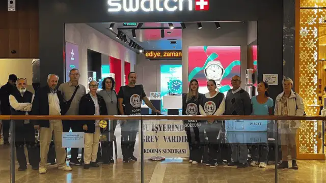 Swatch Antalya Mağazası’ndaki greve SOL Parti’den dayanışma ziyareti
