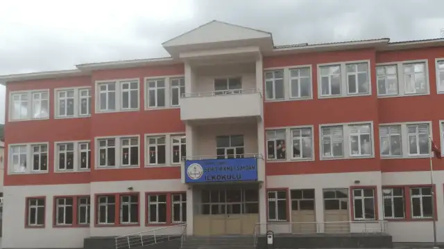 Bingöl’de gıda zehirlenmesi: 120 öğrenci hastaneye kaldırıldı