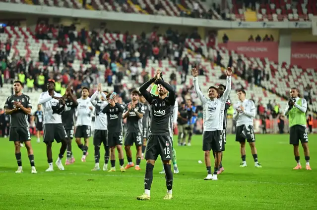 Beşiktaş, deplasmanda Antalyaspor'u 3-1 mağlup etti