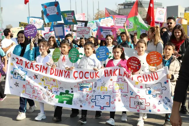 Bursa'da Çocuk Hakları Festivali düzenlendi