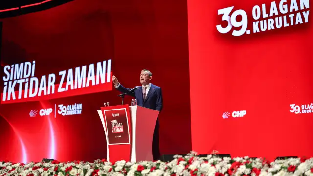 Özgür Özel, dördüncü kez CHP Genel Başkanı seçildi