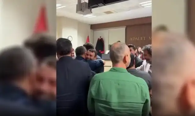 DEM Partili Akdeniz Belediye Eş Başkanları 10 ay sonra tahliye edildi