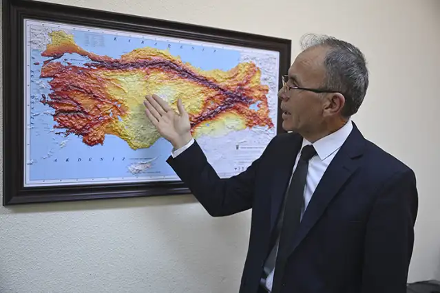 Özmen: Sındırgı üç aydır 'olağanüstü deprem fırtınası' yaşıyor