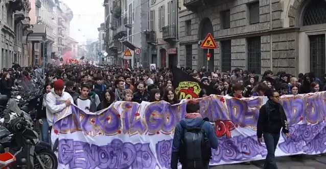 İtalya'da öğrenciler, Meloni hükümetini protesto etti