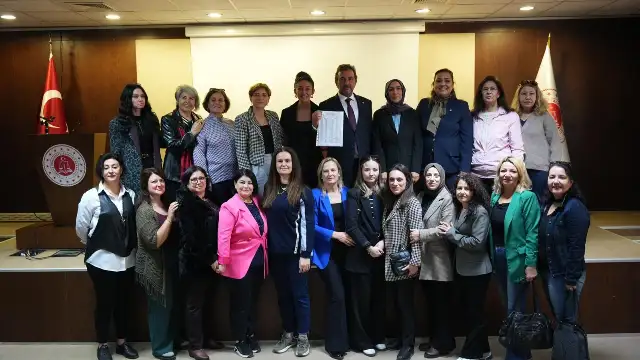 İYİ Parti Manisa’da yeni il başkanı Yunus Koca mazbatasını aldı