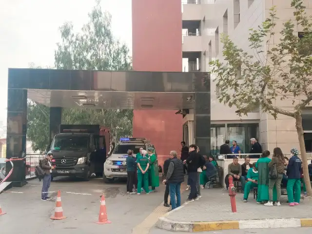İzmir'de hastanede gaz sızıntısı: Ameliyathane katı turuncu alarmla tahliye edildi