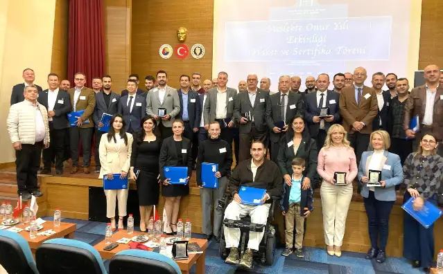 Manisa’daki 67 makine mühendisi plaket ve mesleki sertifika ile ödüllendirildi