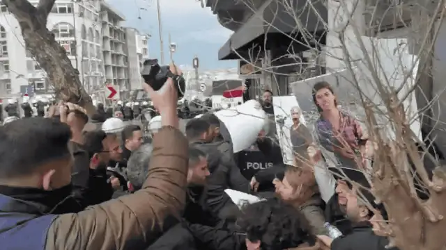 Nazım Daştan ve Cihan Bilgin'le ilgili basın açıklamasını takip eden gazeteciler hakkında beraat kararı verildi