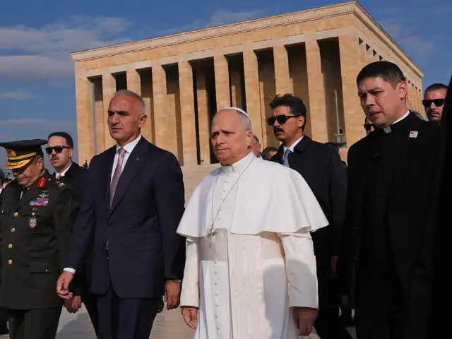 Papa 14. Leo Türkiye ziyaretine Ankara'da başladı