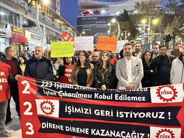 Van'da işten çıkarılan belediye işçileri 100. günde yürüyüşleri engellenince oturma eylemi başlattı