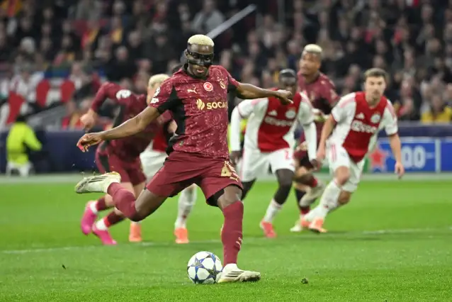 Galatasaray, Osimhen'in 3 golüyle Ajax'ı deplasmanda yendi
