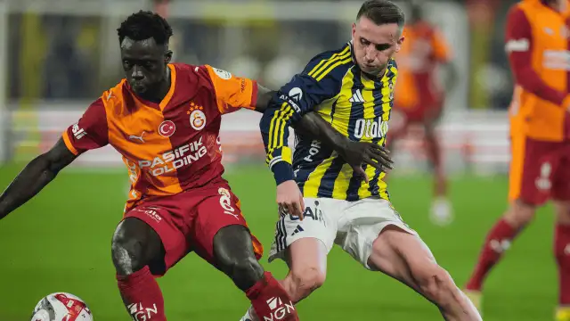 Kadıköy'de nefes kesen derbi: Fenerbahçe 90+6'da John Duran ile hayata döndü