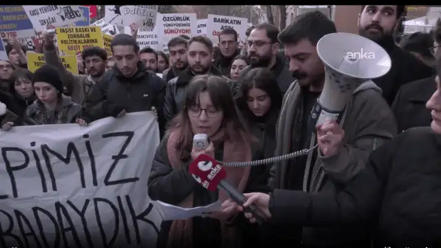 Ankara’da üniversitelilerden 19 Mart eylemlerine katıldıkları için tutuklanan sıra arkadaşları için eylem