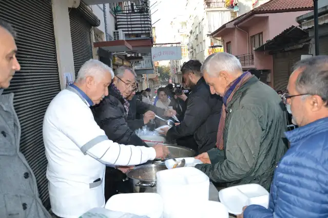 Manisa’nın köklü aşçısı Mehmet’ten Gülşah Durbay hayrı