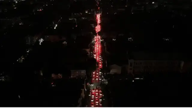 San Francisco karanlığa gömüldü: 130 bin insan etkilendi